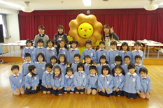 広島暁の星幼稚園画像